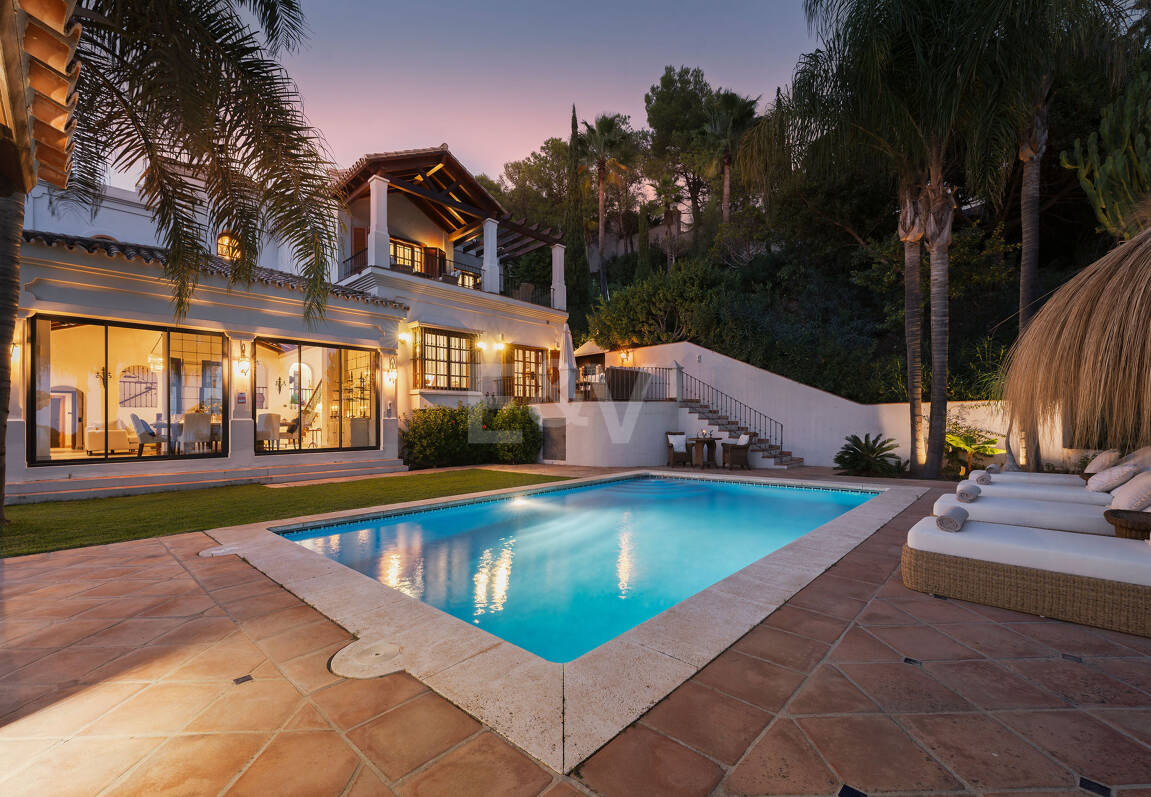 Eleganter andalusischer Rückzugsort mit zeitlosem Charme in El Madroñal