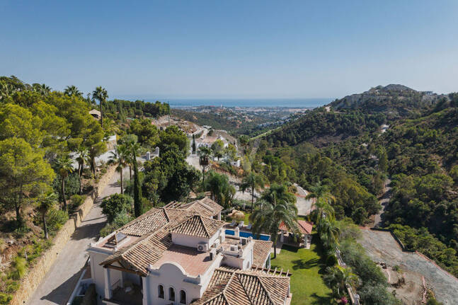 Eleganter andalusischer Rückzugsort mit zeitlosem Charme in El Madroñal