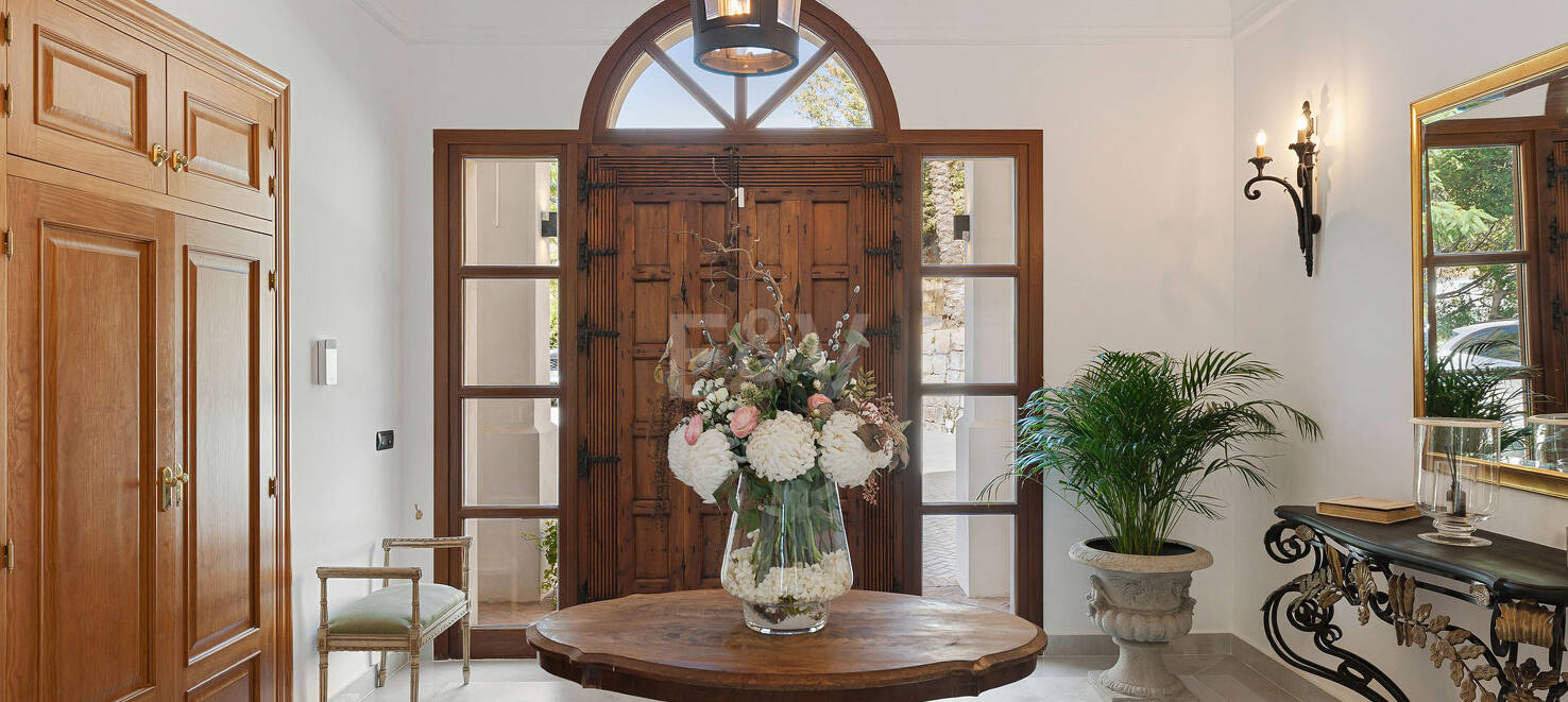 Eleganter andalusischer Rückzugsort mit zeitlosem Charme in El Madroñal