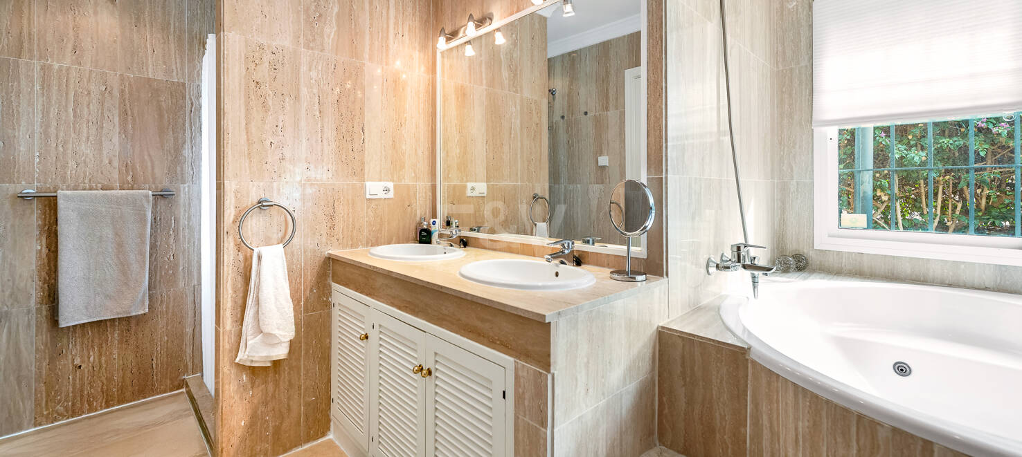 Bright Apartment in a Gated Community