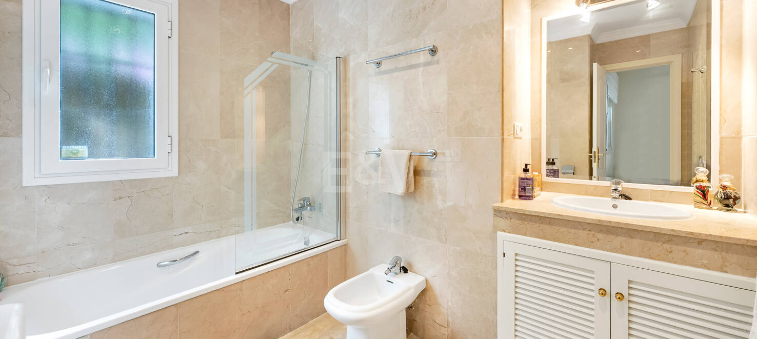 Bright Apartment in a Gated Community