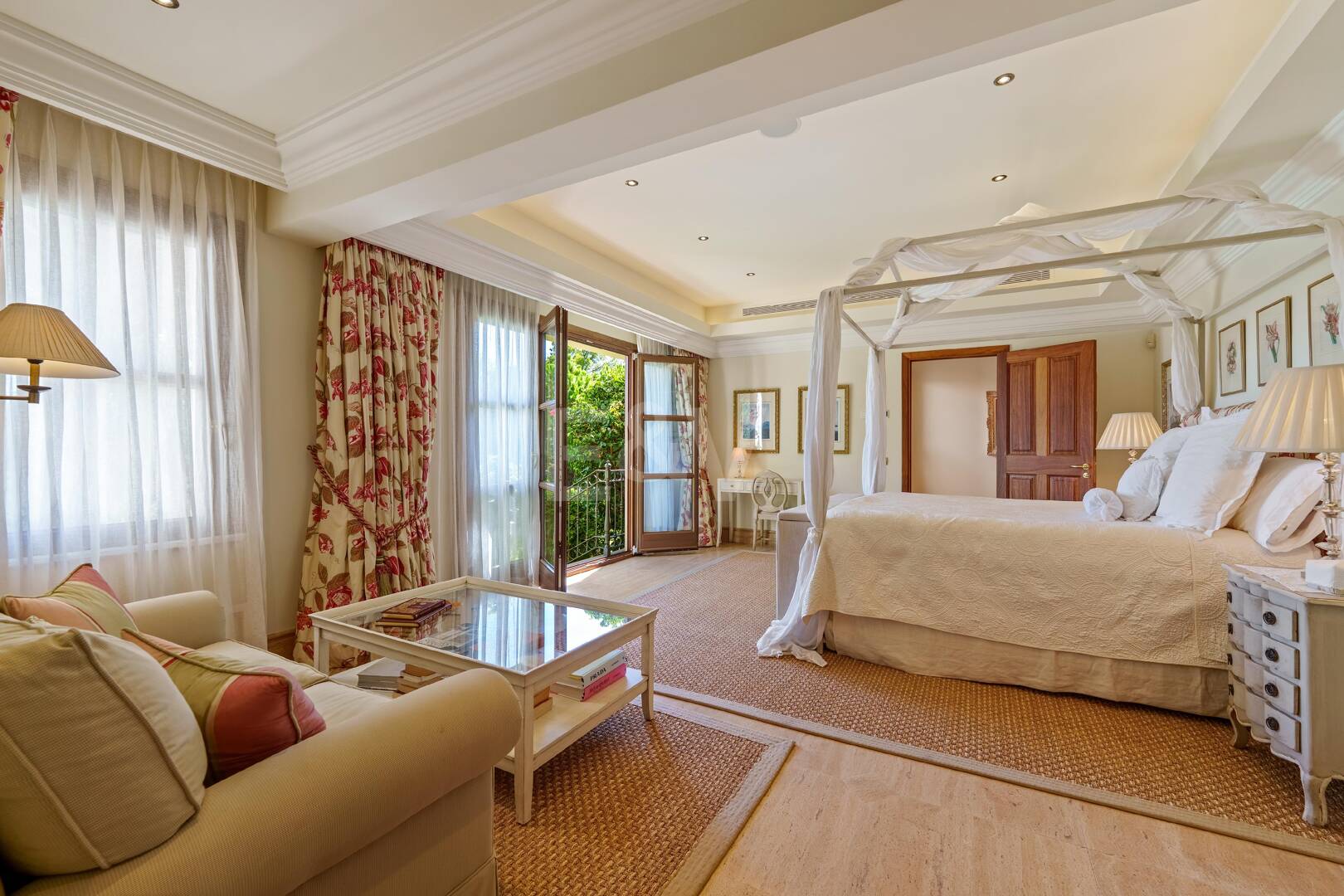 Andalusische Architektur trifft auf modernen Wohnkomfort in den Lomas del Marbella Club