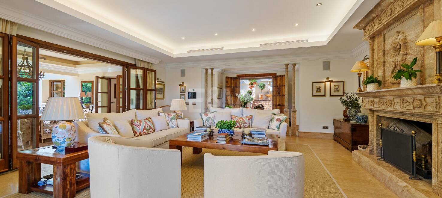 Andalusische Architektur trifft auf modernen Wohnkomfort in den Lomas del Marbella Club