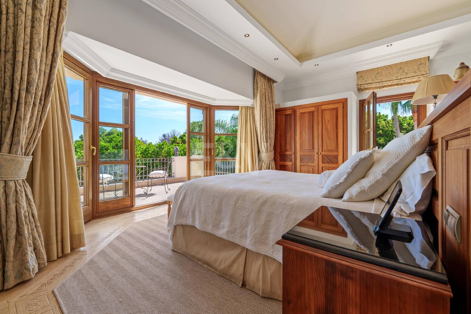 Andalusische Architektur trifft auf modernen Wohnkomfort in den Lomas del Marbella Club