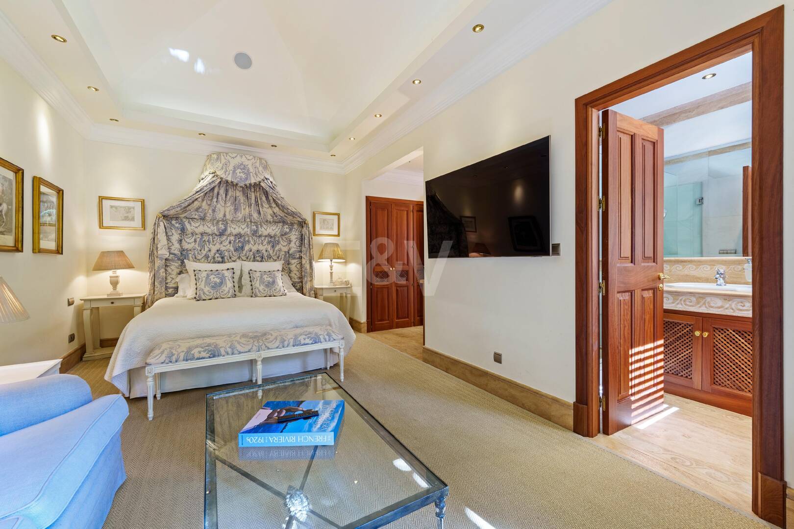 Andalusische Architektur trifft auf modernen Wohnkomfort in den Lomas del Marbella Club