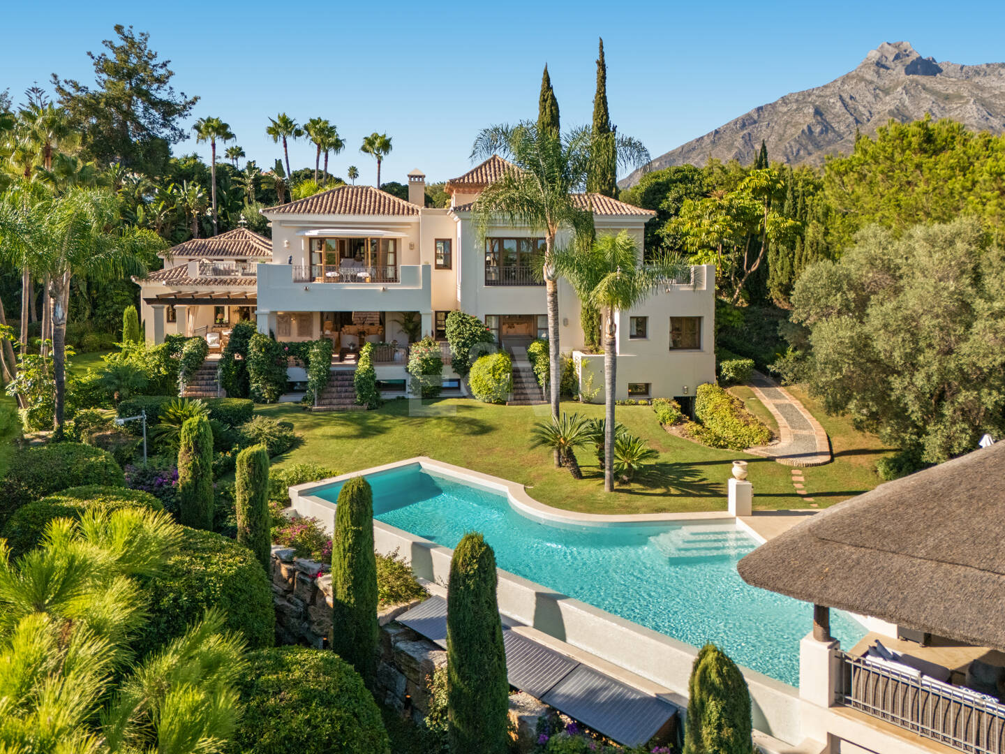 Andalusische Architektur trifft auf modernen Wohnkomfort in den Lomas del Marbella Club