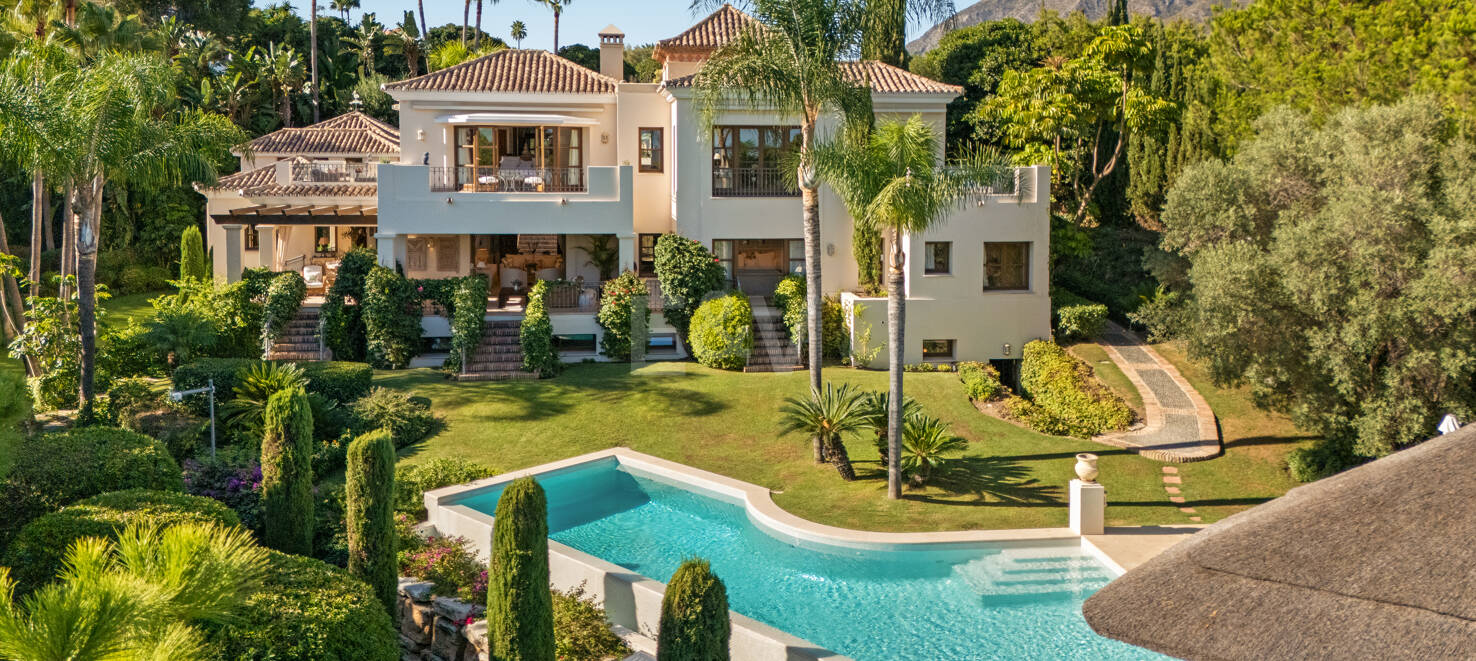 Andalusische Architektur trifft auf modernen Wohnkomfort in den Lomas del Marbella Club