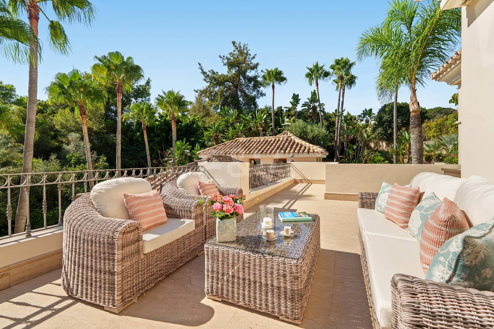 Andalusische Architektur trifft auf modernen Wohnkomfort in den Lomas del Marbella Club