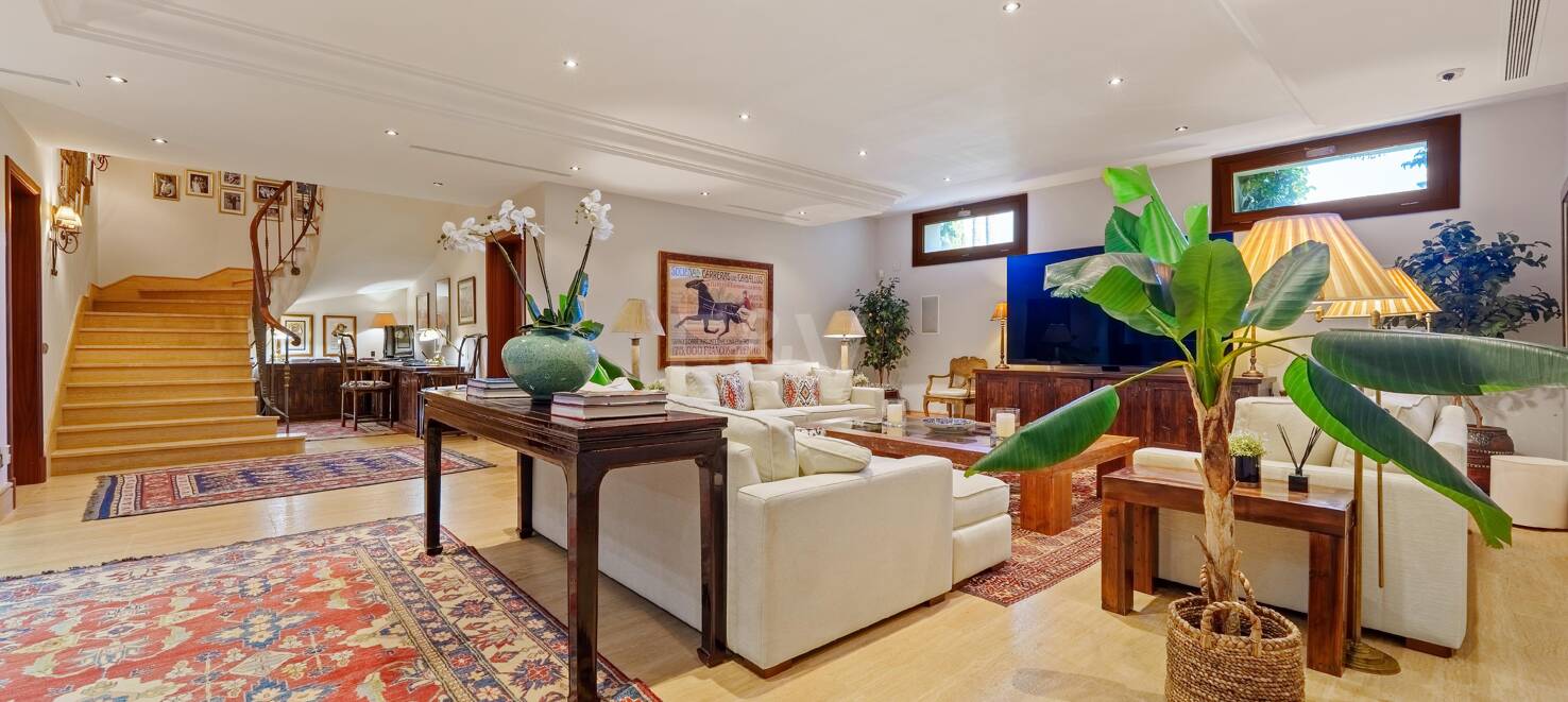 Andalusische Architektur trifft auf modernen Wohnkomfort in den Lomas del Marbella Club