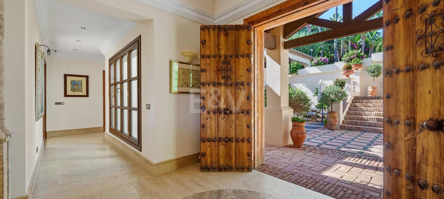 Andalusische Architektur trifft auf modernen Wohnkomfort in den Lomas del Marbella Club