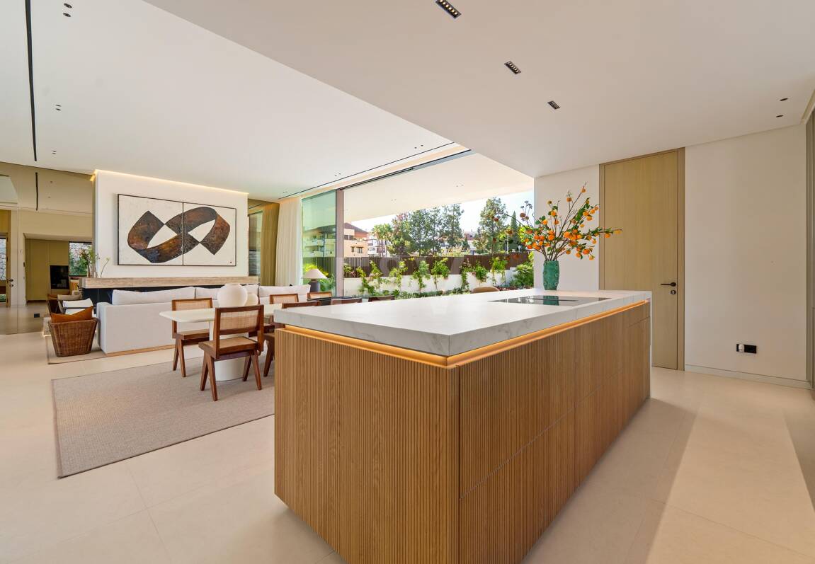 Luxury Contemporary Villa with Spa and Sea-View Terraces in Lomas de Marbella Club