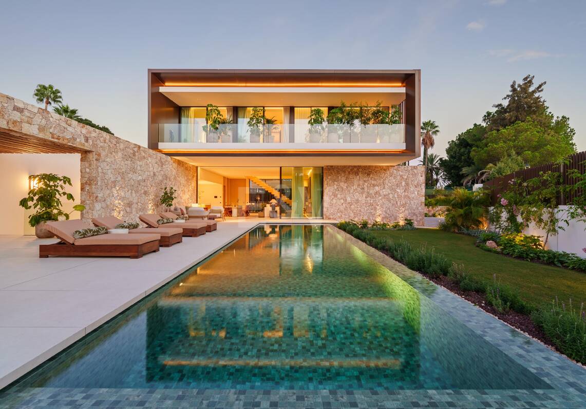 Luksusowa Villa Współczesna ze Spa i Sea- Zobacz tarasy w Lomas de Marbella Club