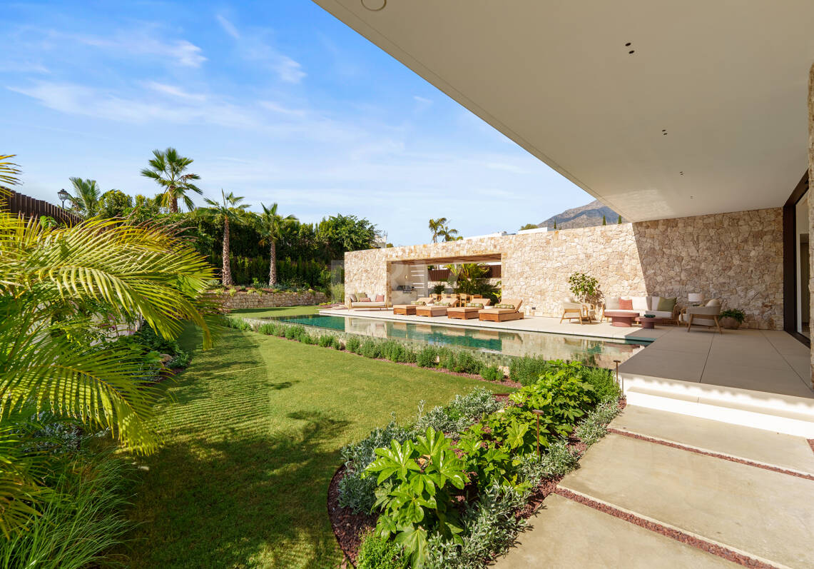 Luksusowa Villa Współczesna ze Spa i Sea- Zobacz tarasy w Lomas de Marbella Club