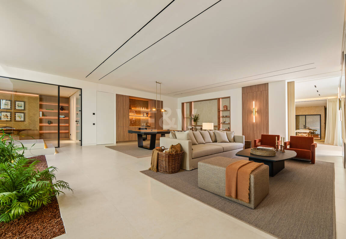 Luxury Contemporary Villa with Spa and Sea-View Terraces in Lomas de Marbella Club