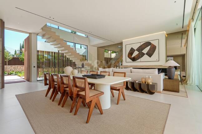 Luxury Contemporary Villa with Spa and Sea-View Terraces in Lomas de Marbella Club