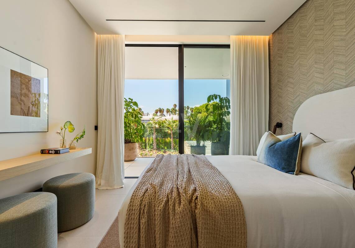 Luksusowa Villa Współczesna ze Spa i Sea- Zobacz tarasy w Lomas de Marbella Club