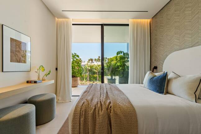 Luxury Contemporary Villa with Spa and Sea-View Terraces in Lomas de Marbella Club