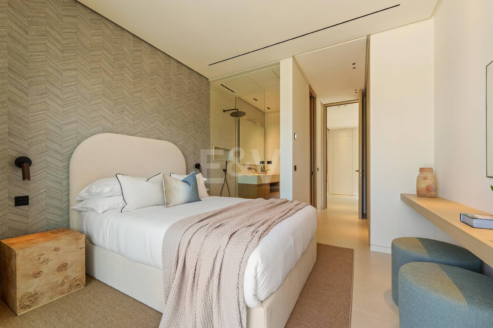 Lyx samtida Villa med Spa och Sea-View Terraces i Lomas de Marbella Club