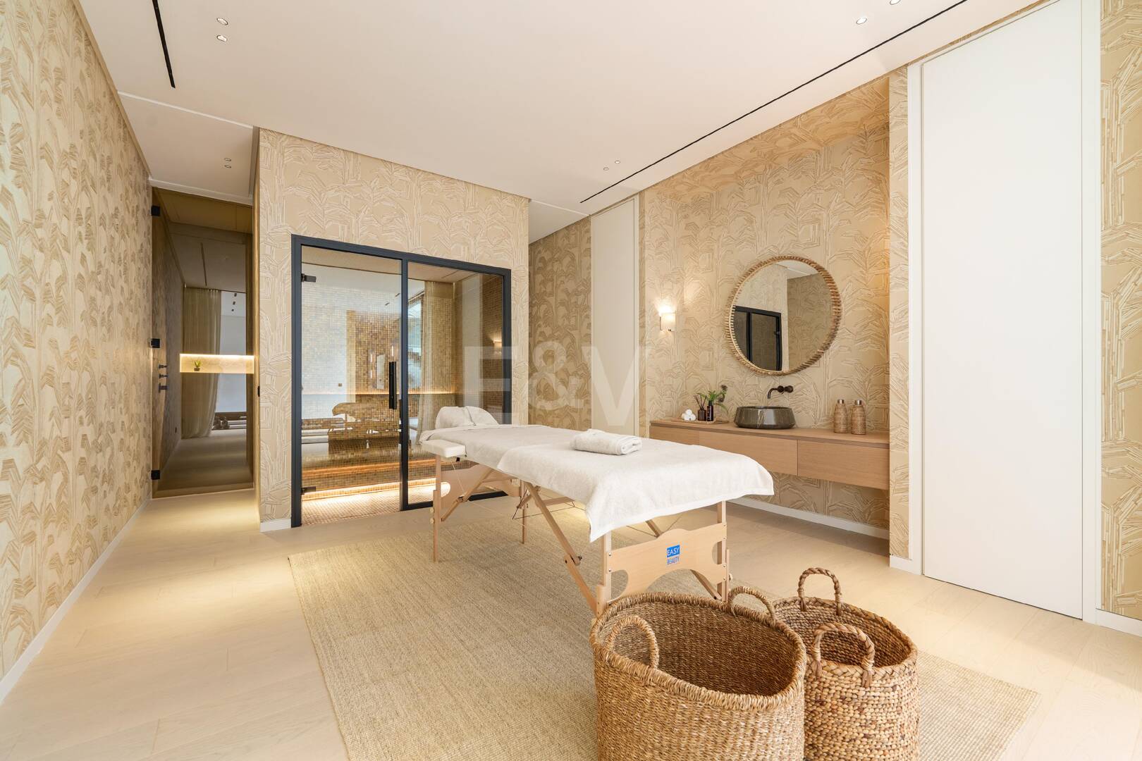 Lyx samtida Villa med Spa och Sea-View Terraces i Lomas de Marbella Club