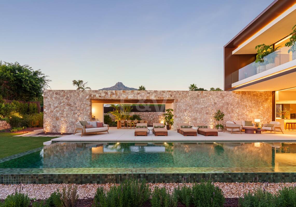 Luksusowa Villa Współczesna ze Spa i Sea- Zobacz tarasy w Lomas de Marbella Club