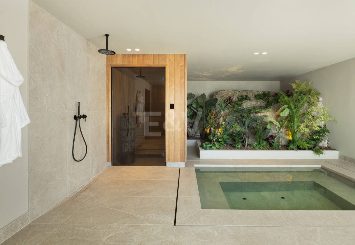 Frontline Golf Luxury with Panoramic Sea, Lake & Mountain Views in Los Arqueros