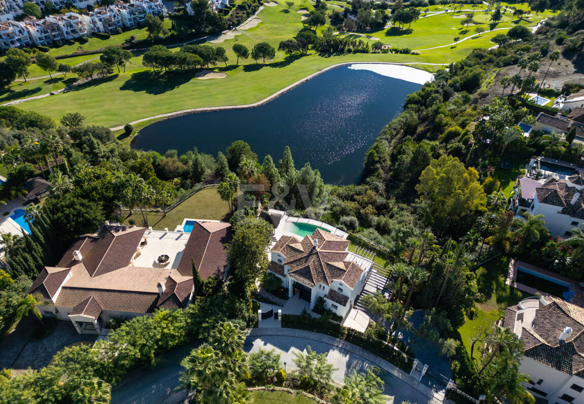 Frontline Golf Luxury with Panoramic Sea, Lake & Mountain Views in Los Arqueros