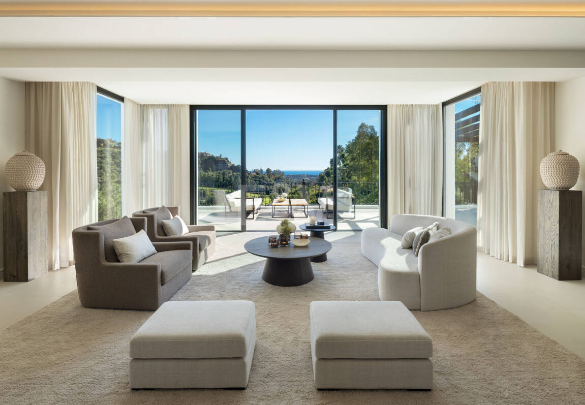 Frontline Golf Luxury with Panoramic Sea, Lake & Mountain Views in Los Arqueros