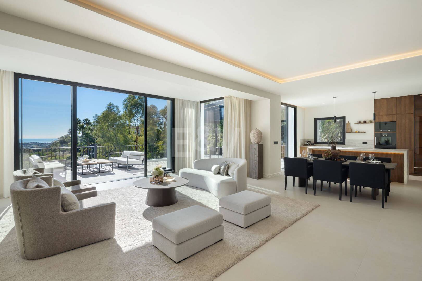 Frontline Golf Luxury with Panoramic Sea, Lake & Mountain Views in Los Arqueros