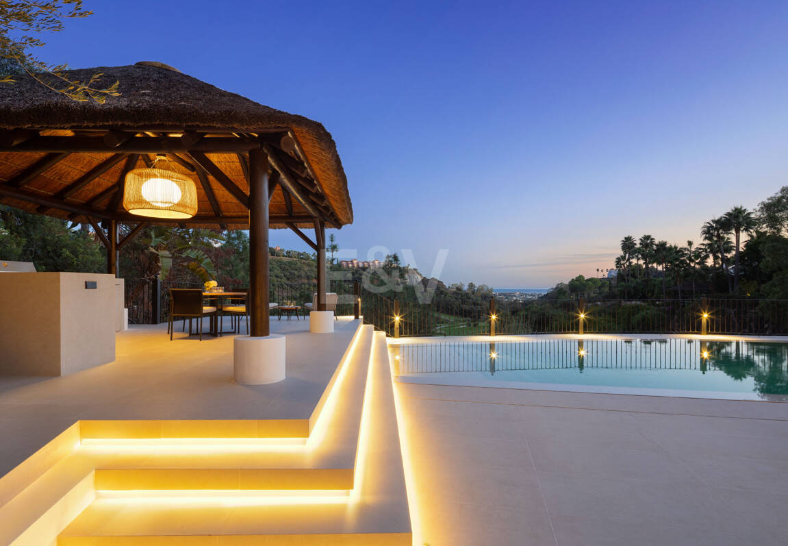 Frontline Golf Luxury with Panoramic Sea, Lake & Mountain Views in Los Arqueros