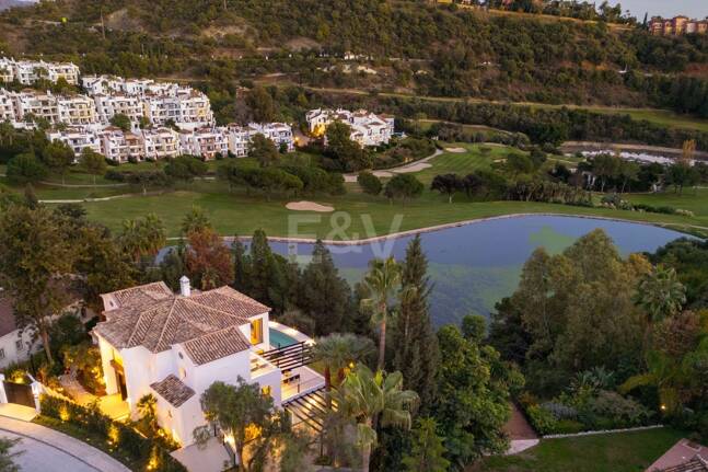 Frontline Golf Luxury with Panoramic Sea, Lake & Mountain Views in Los Arqueros