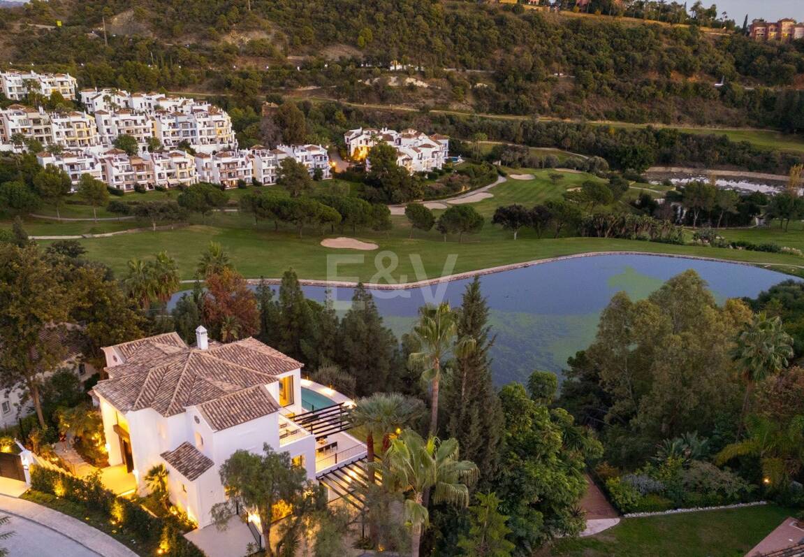 Frontline Golf Luxury with Panoramic Sea, Lake & Mountain Views in Los Arqueros