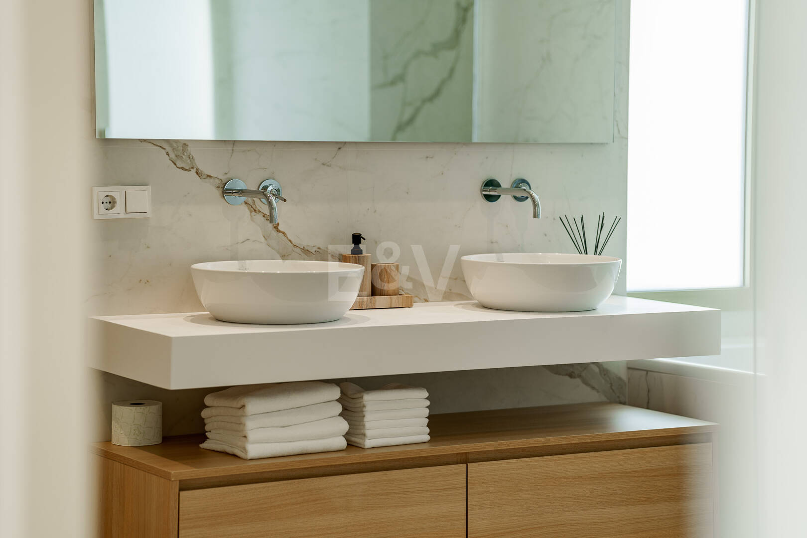 Villaähnliches Triplex mit Privatem Garten und Meerblick an Marbellas Goldener Meile