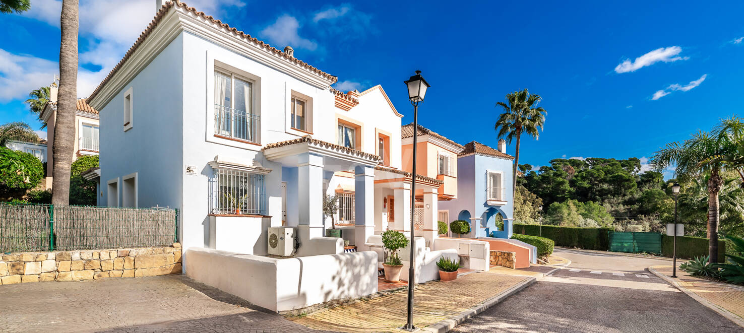 Radhus till salu i Nueva Andalucia, Marbella