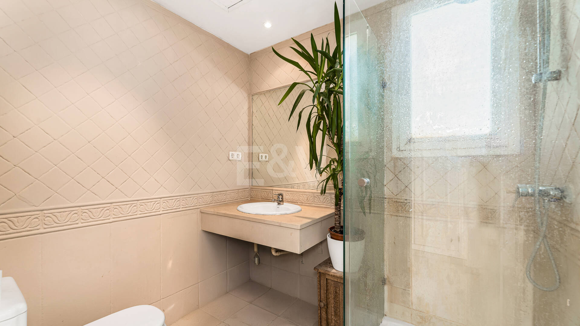 Corner Townhouse z ogrodem i Niezależnym apartamentem