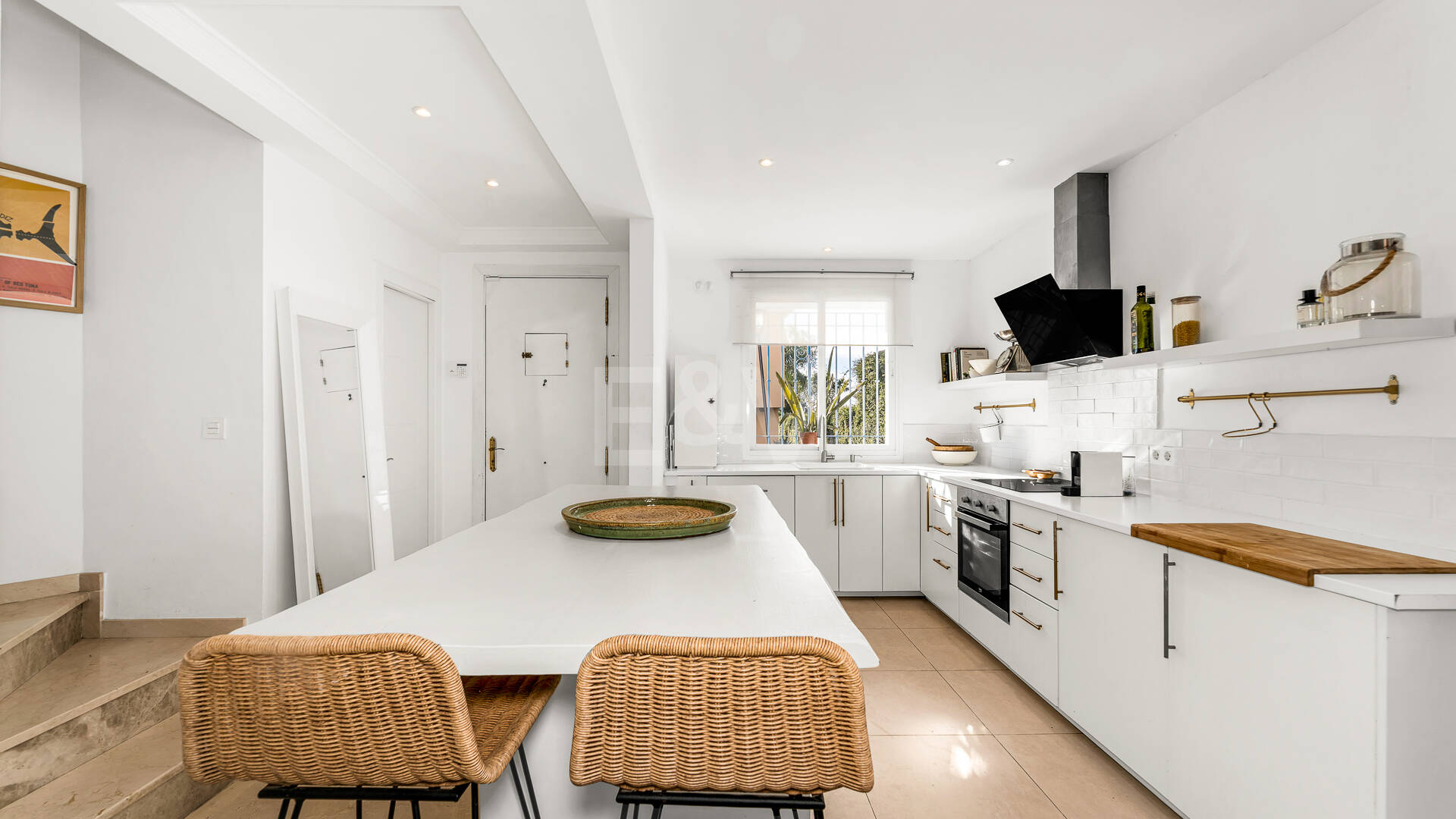 Corner Townhouse z ogrodem i Niezależnym apartamentem