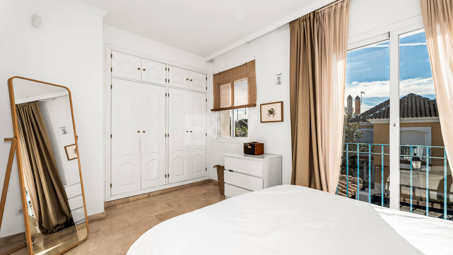 Corner Townhouse z ogrodem i Niezależnym apartamentem