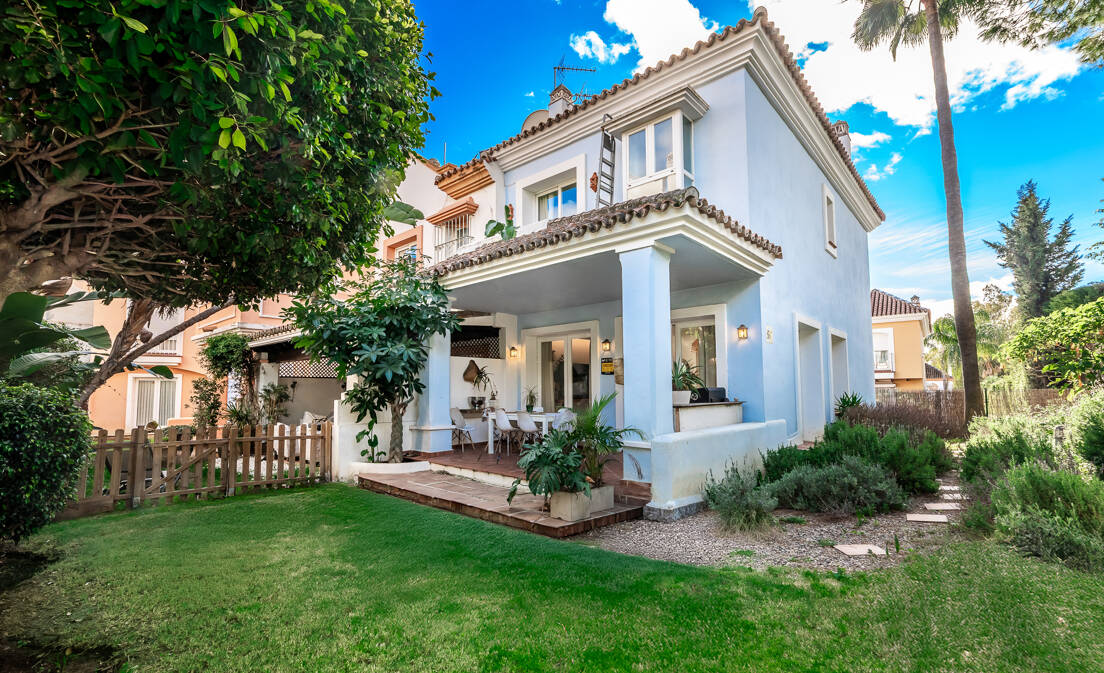 Radhus till salu i Nueva Andalucia, Marbella