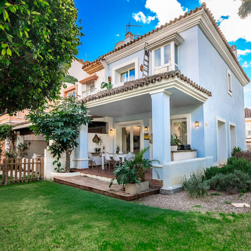 Radhus till salu i Nueva Andalucia, Marbella