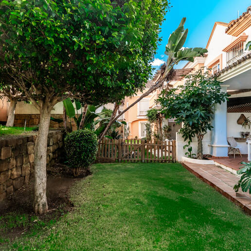 Radhus till salu i Nueva Andalucia, Marbella