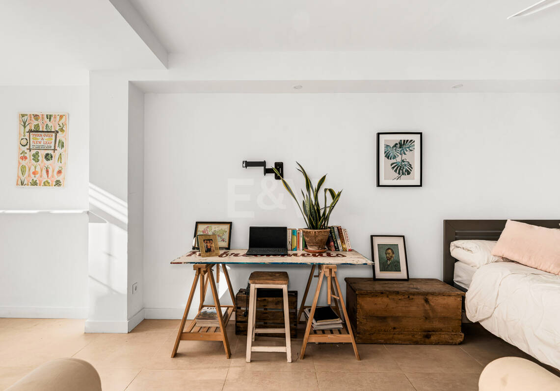 Corner Townhouse with Garden and Independent apartment in Nueva Andalucía