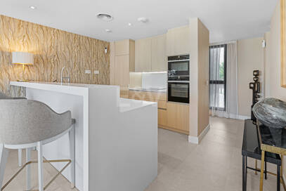 Modernes Penthouse mit Dachterrasse