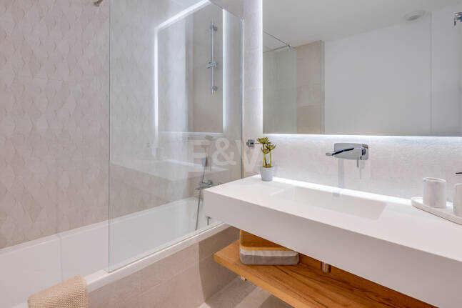 Modernes Penthouse mit Dachterrasse