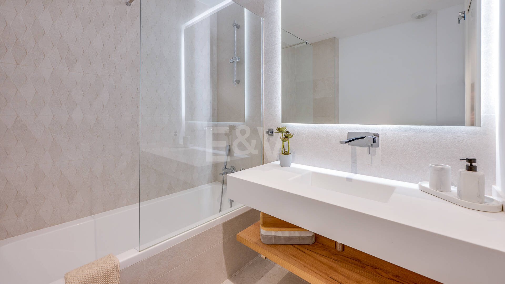 Modernes Penthouse mit Dachterrasse