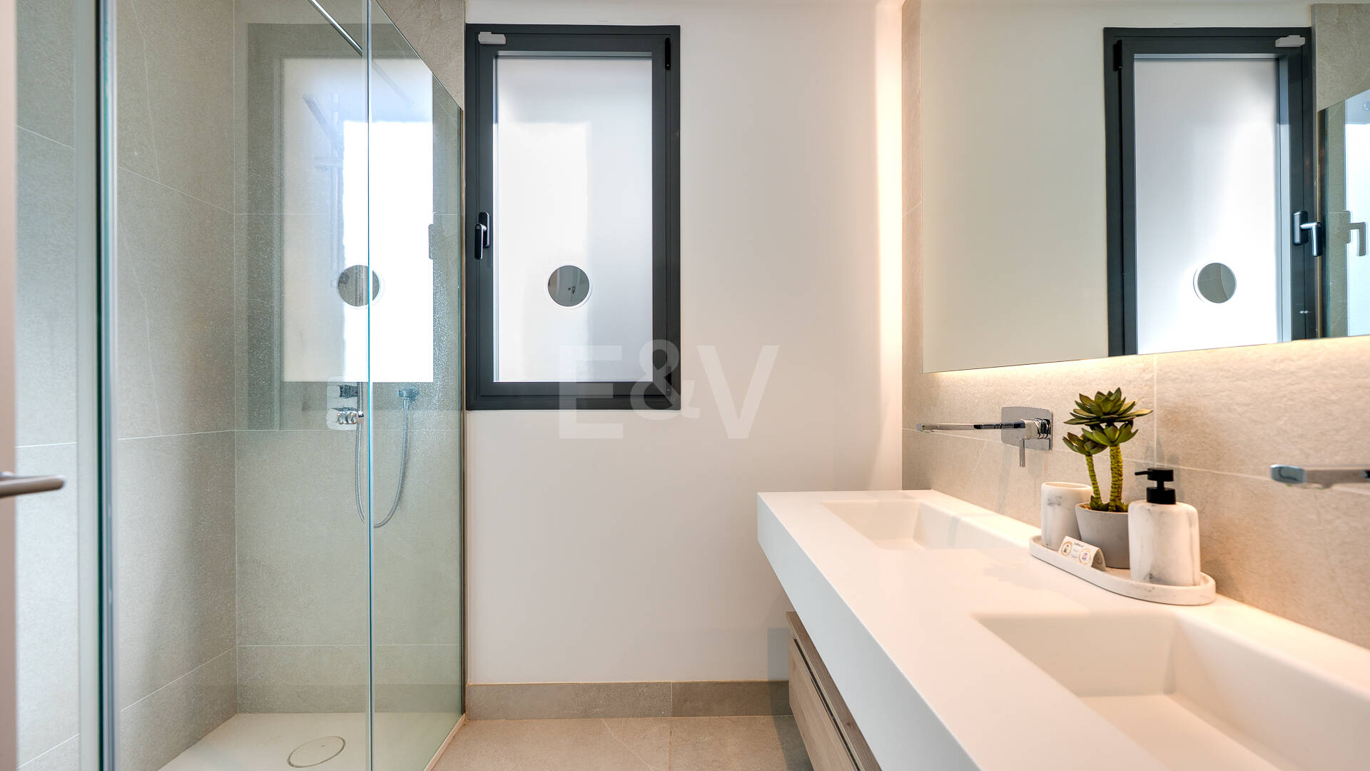 Modernes Penthouse mit Dachterrasse