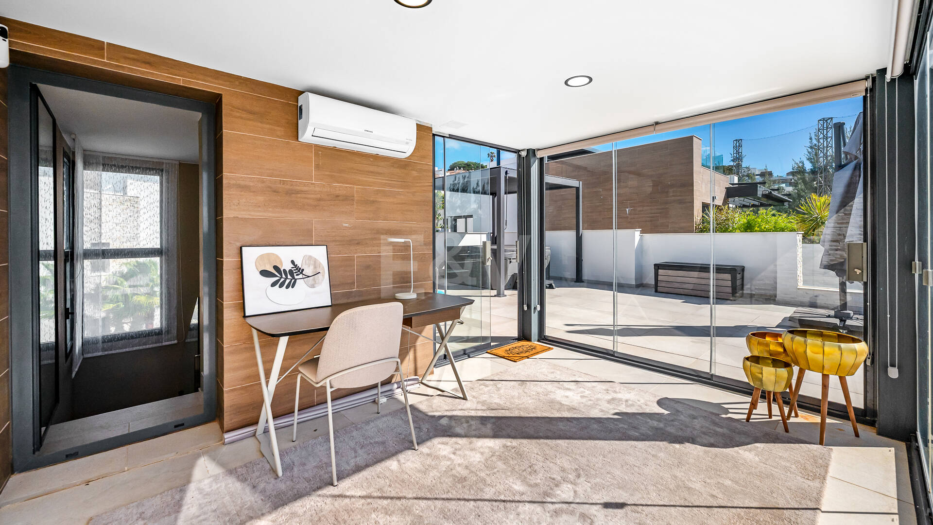 Ático moderno con terraza en la azotea