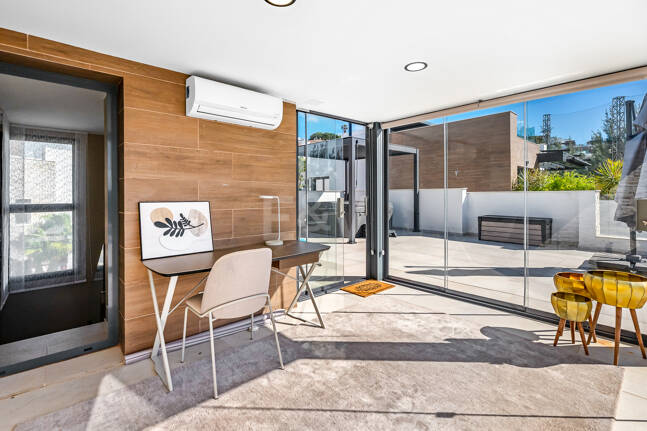 Modernes Penthouse mit Dachterrasse