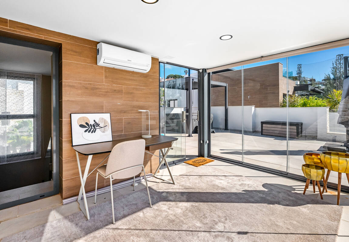 Modernes Penthouse mit Dachterrasse