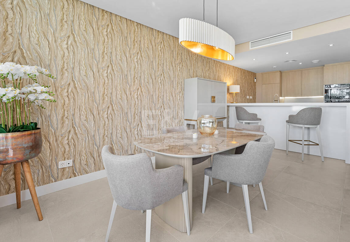 Modernes Penthouse mit Dachterrasse