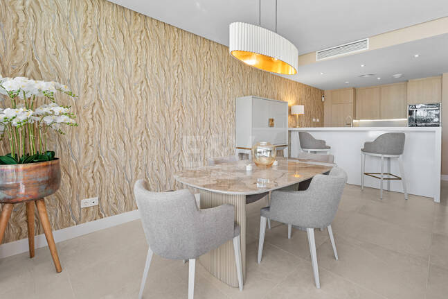 Modernes Penthouse mit Dachterrasse