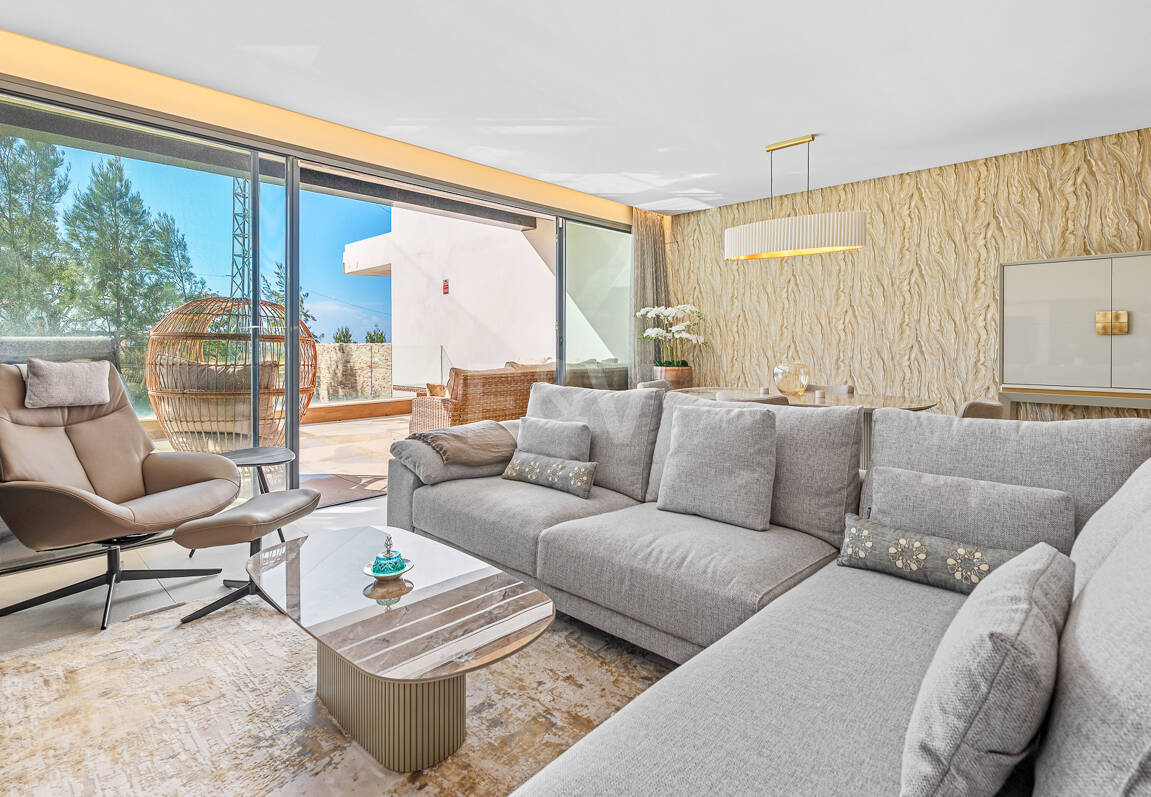 Modernes Penthouse mit Dachterrasse